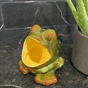 Vintage Ceramic Green Frog Planter/Sponge Holder- Home Accents